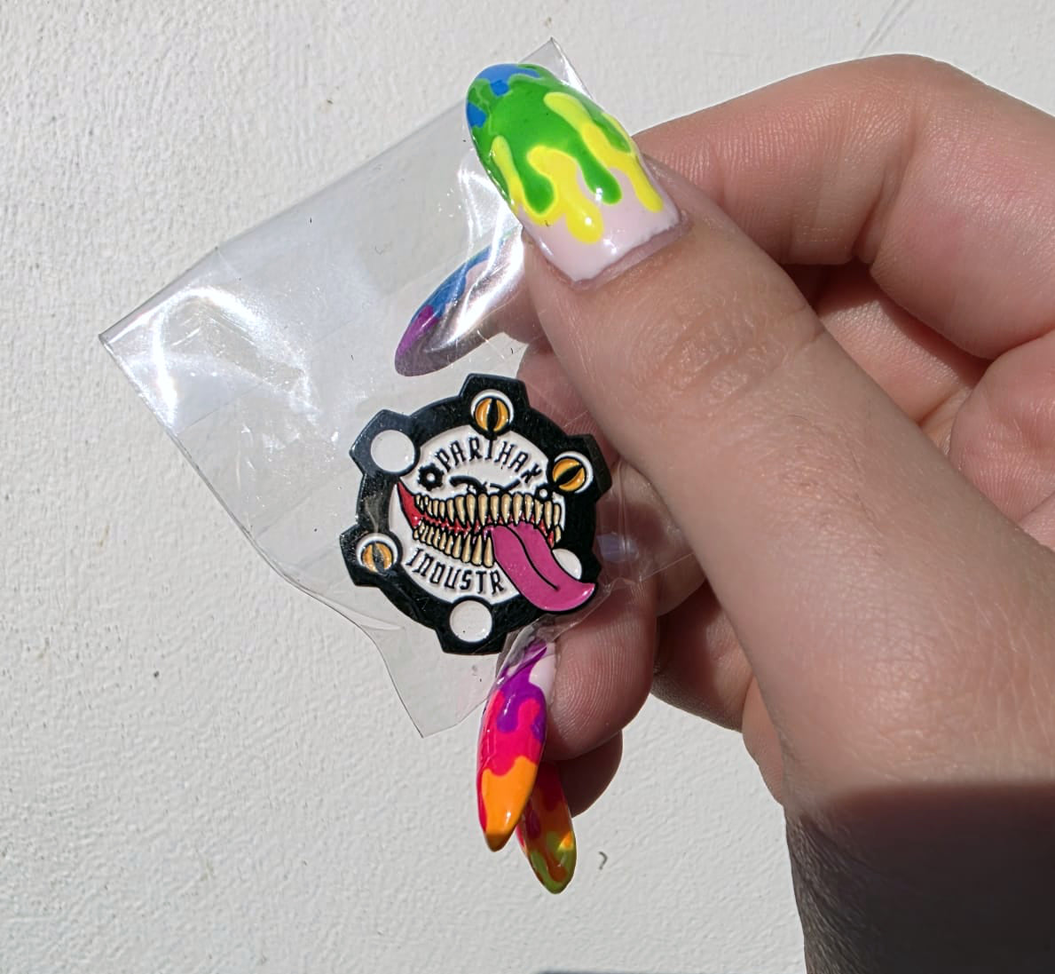 Logo Monster Pin